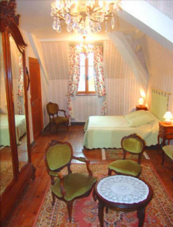 Chateau De La Court D'Aron Saint-Cyr-en-Talmondais 객실 사진